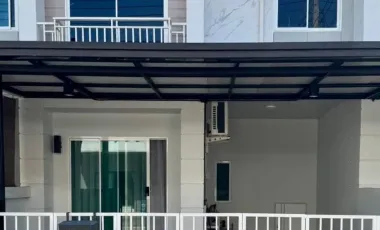 For rent 3 bedrooms townhouse in San Kamphaeng, Chiang Mai