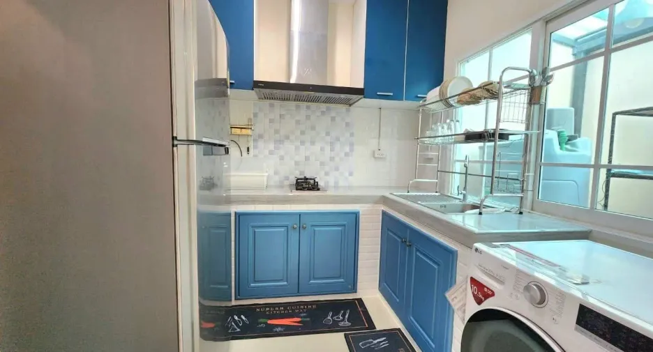 For rent 3 bedrooms townhouse in Mueang Chiang Mai, Chiang Mai