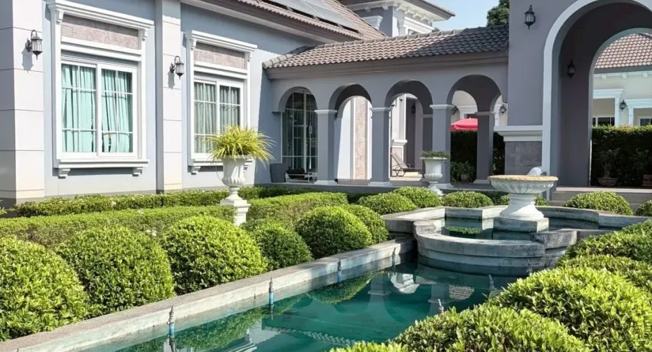For rent 3 bedrooms townhouse in Mueang Chiang Mai, Chiang Mai