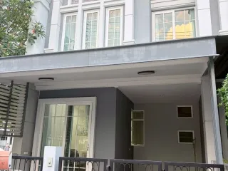 For rent 3 bedrooms townhouse in Mueang Chiang Mai, Chiang Mai