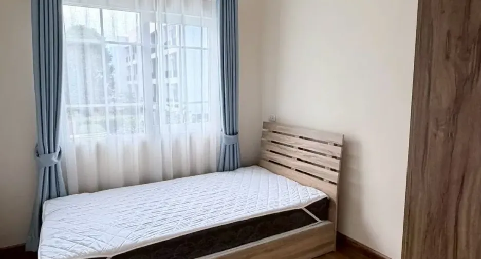For rent 3 bedrooms townhouse in Mueang Chiang Mai, Chiang Mai