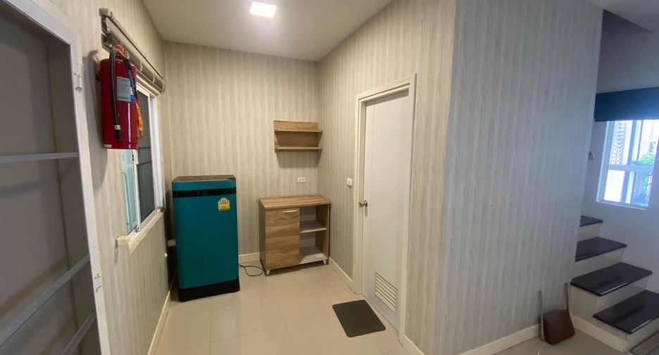 For rent 3 bedrooms townhouse in Mueang Chiang Mai, Chiang Mai