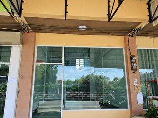 For rent 2 bedrooms retail Space in Mueang Chiang Mai, Chiang Mai