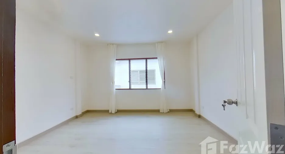 For rent 2 bedrooms townhouse in Mueang Chiang Mai, Chiang Mai