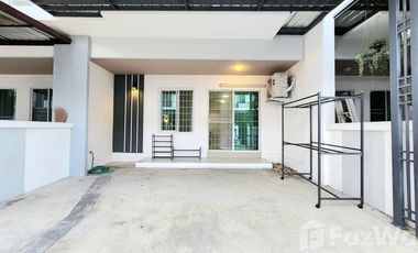 For rent 3 bedrooms townhouse in Saraphi, Chiang Mai