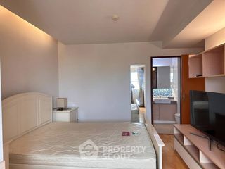 For rent 3 bedrooms condo in Phra Khanong, Bangkok