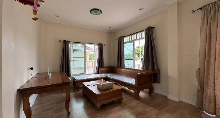 À louer 2 chambres maison à San Kamphaeng, Chiang Mai