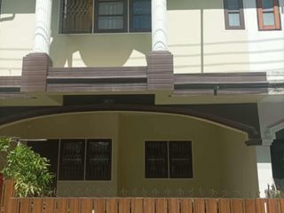 À louer 6 chambres maison de ville à Mueang Chiang Mai, Chiang Mai