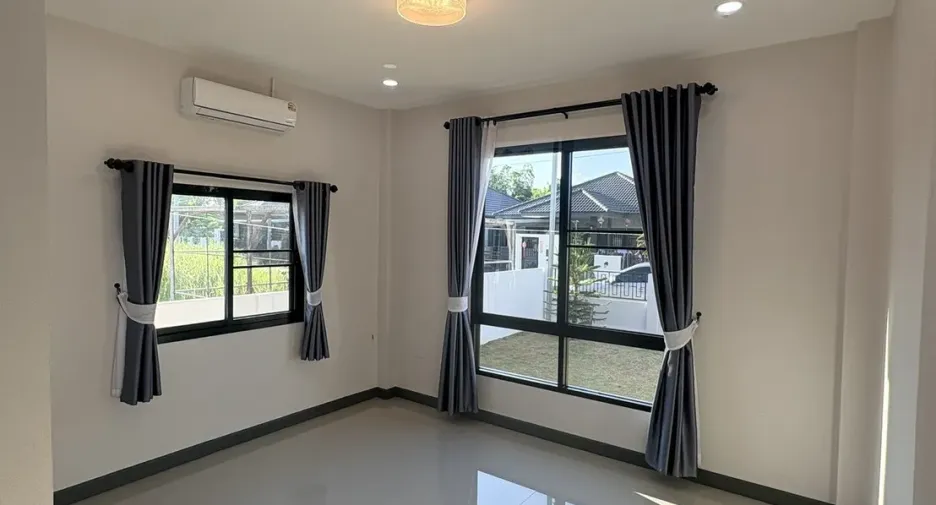 À louer 3 chambres maison à Saraphi, Chiang Mai