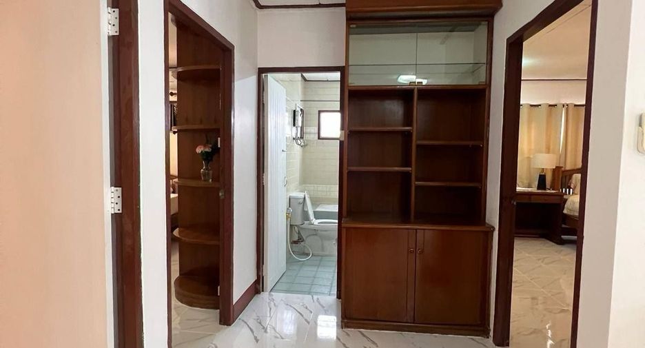 For rent 3 bedrooms house in Mueang Chiang Mai, Chiang Mai