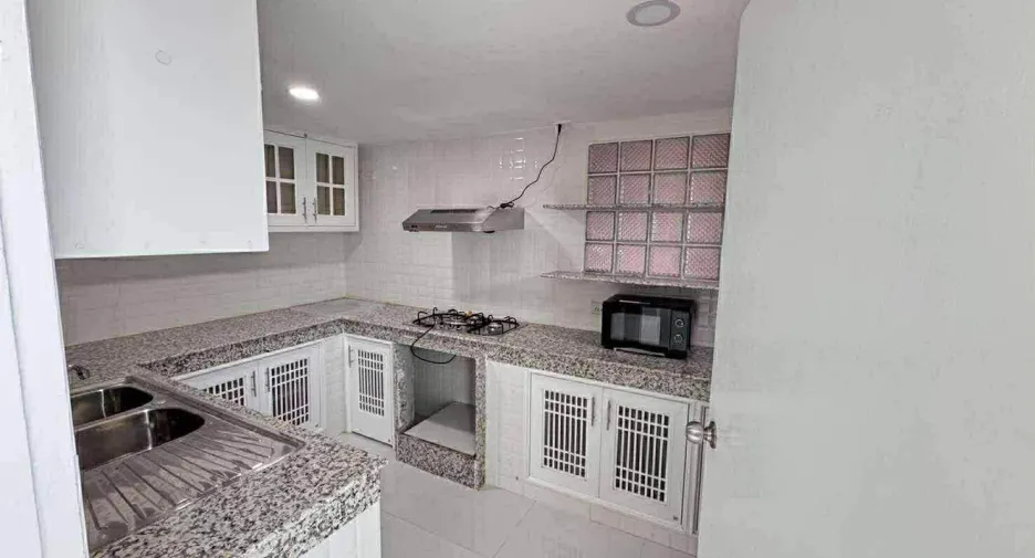 Condo en alquiler de 2 habitaciones en Mueang Chiang Mai, Chiang Mai