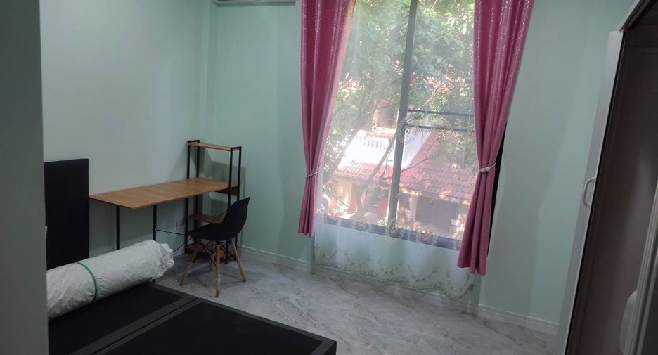 For rent 2 bedrooms townhouse in Mueang Chiang Mai, Chiang Mai