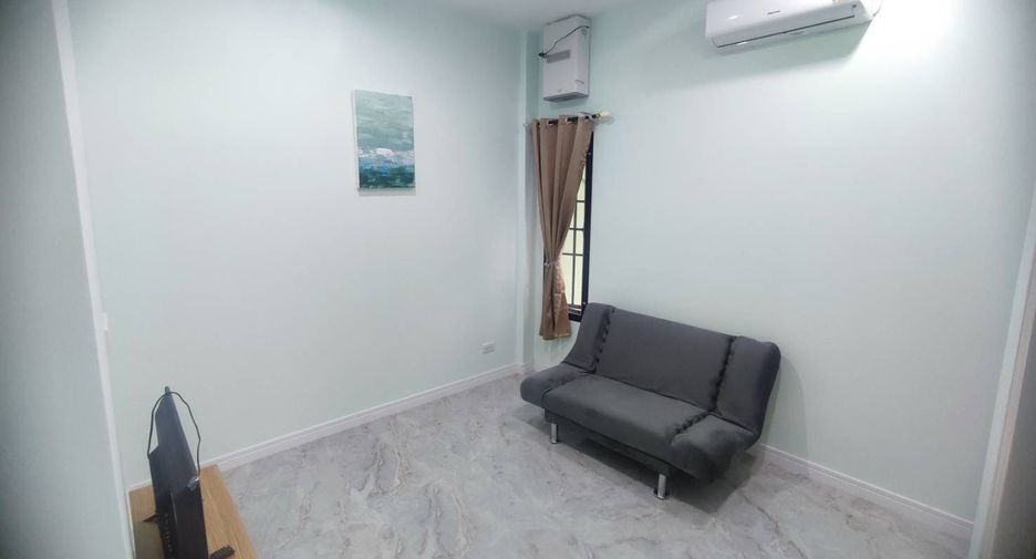 For rent 2 bedrooms townhouse in Mueang Chiang Mai, Chiang Mai