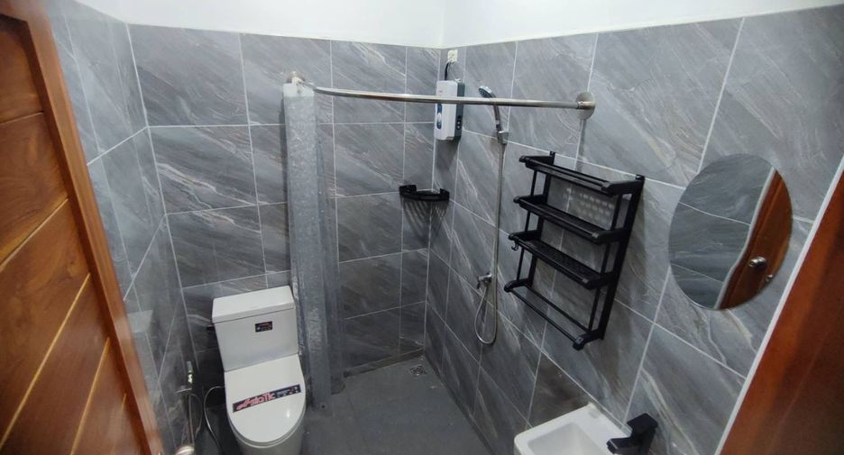 For rent 2 bedrooms townhouse in Mueang Chiang Mai, Chiang Mai