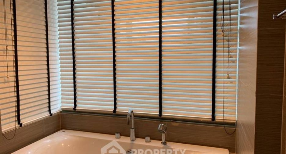 For sale 2 bedrooms condo in Khlong Toei, Bangkok