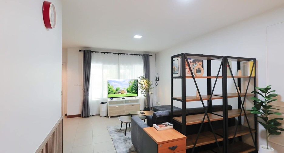 À louer 3 chambres maison de ville à Mueang Chiang Mai, Chiang Mai
