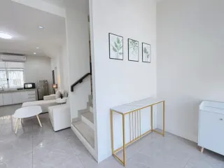 For rent 2 bedrooms townhouse in Hang Dong, Chiang Mai