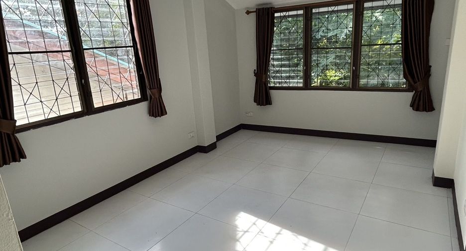 For rent 2 bedrooms house in Mueang Chiang Mai, Chiang Mai