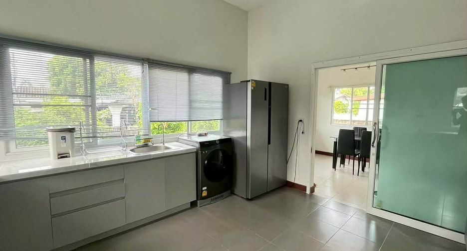 For rent 3 bedrooms house in Saraphi, Chiang Mai