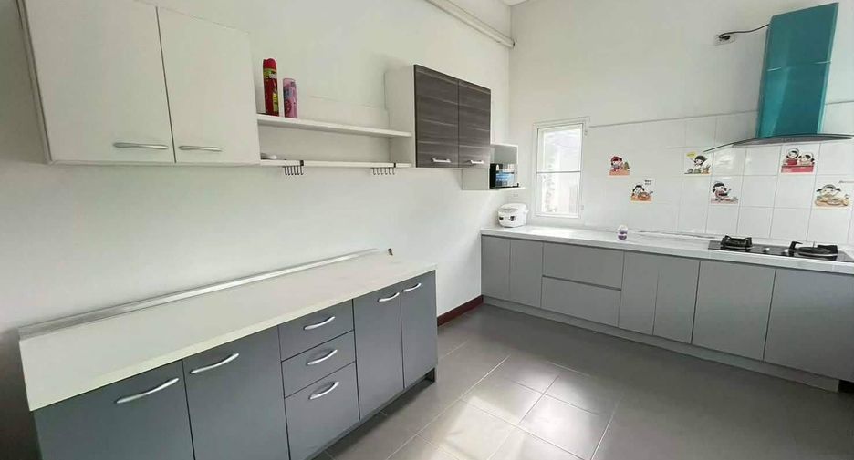 For rent 3 bedrooms house in Saraphi, Chiang Mai