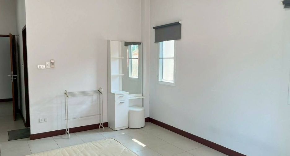 For rent 3 bedrooms house in Saraphi, Chiang Mai