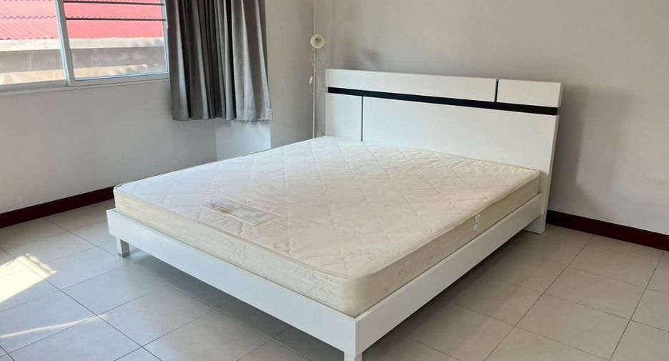 For rent 3 bedrooms house in Saraphi, Chiang Mai