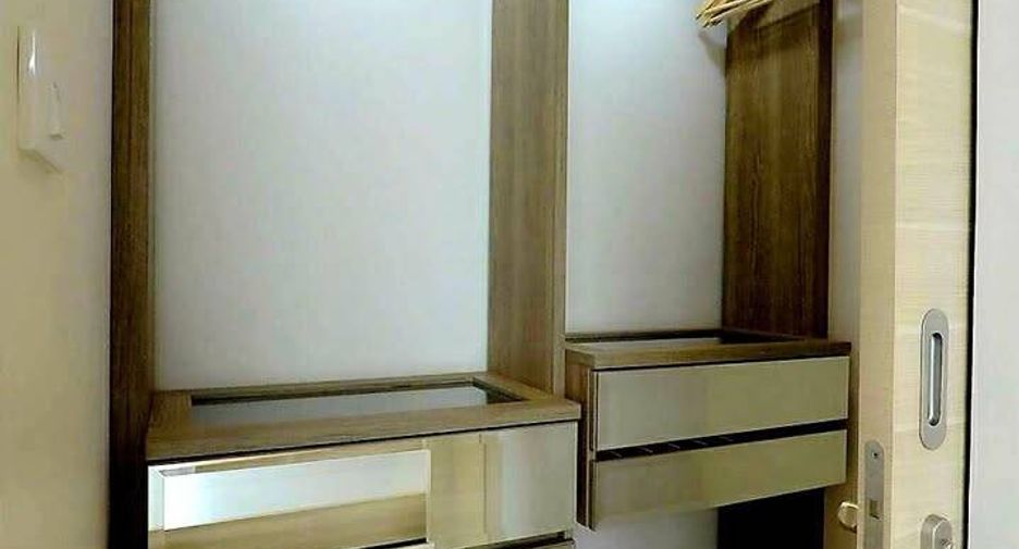 Condo en alquiler y en venta de 2 habitaciones en Khlong Toei, Bangkok