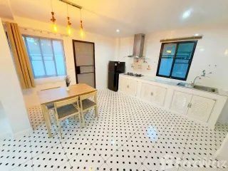 出租 2 卧室 联排别墅 在 San Sai, Chiang Mai