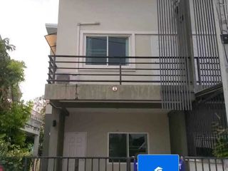 For rent 2 bedrooms townhouse in Mueang Chiang Mai, Chiang Mai