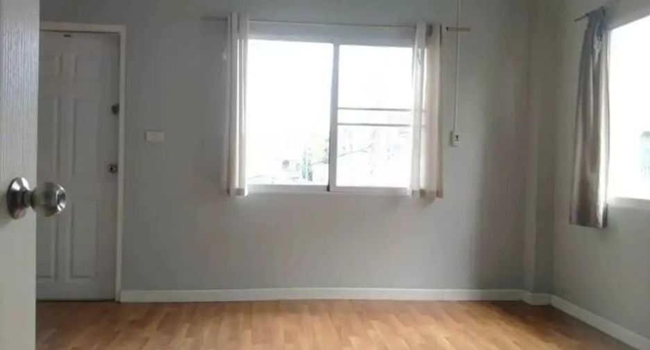 For rent 2 bedrooms townhouse in Mueang Chiang Mai, Chiang Mai