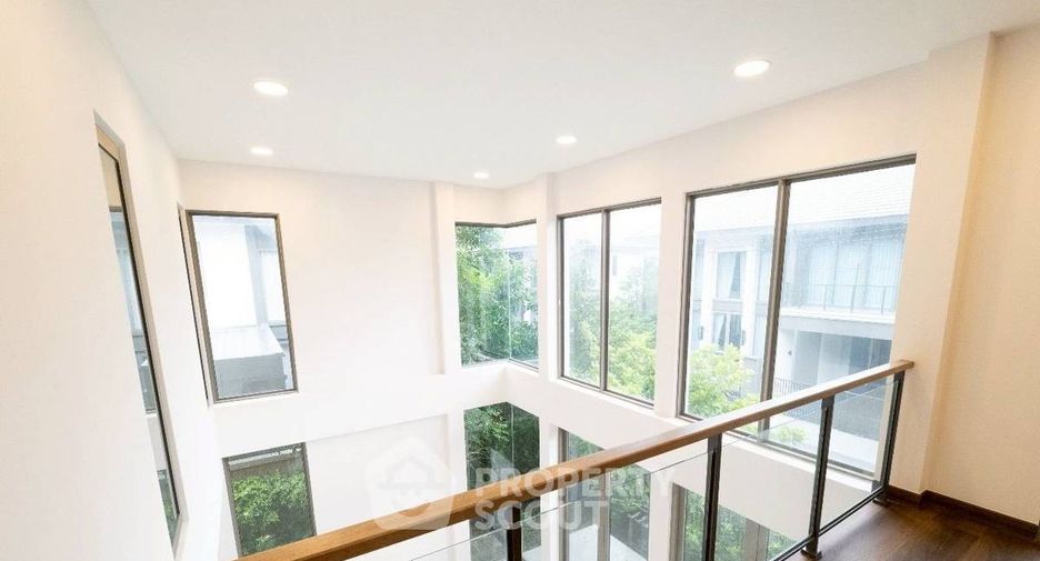 For sale 4 bedrooms house in Khan Na Yao, Bangkok