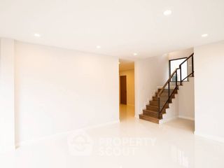 For sale 4 bedrooms house in Khan Na Yao, Bangkok