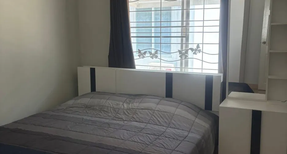 For rent 3 bedrooms townhouse in Saraphi, Chiang Mai