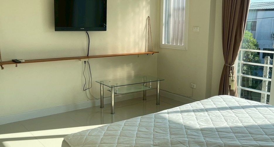 For rent 3 bedrooms townhouse in Mueang Chiang Mai, Chiang Mai