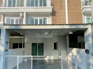 For rent 3 bedrooms townhouse in Mueang Chiang Mai, Chiang Mai