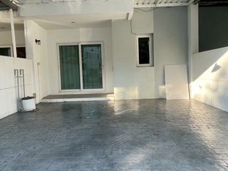 For rent 3 bedrooms townhouse in Mueang Chiang Mai, Chiang Mai