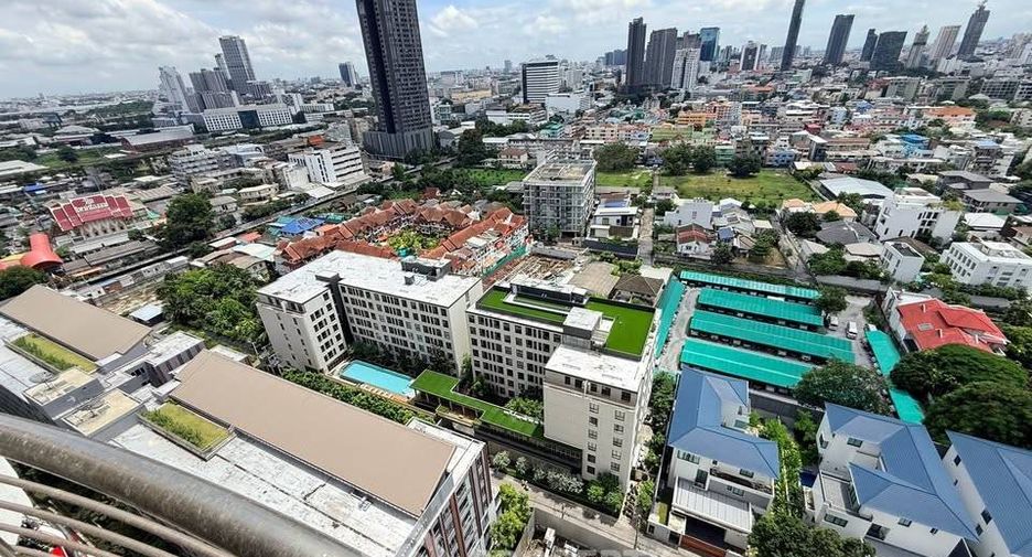 For sale 2 bedrooms condo in Watthana, Bangkok