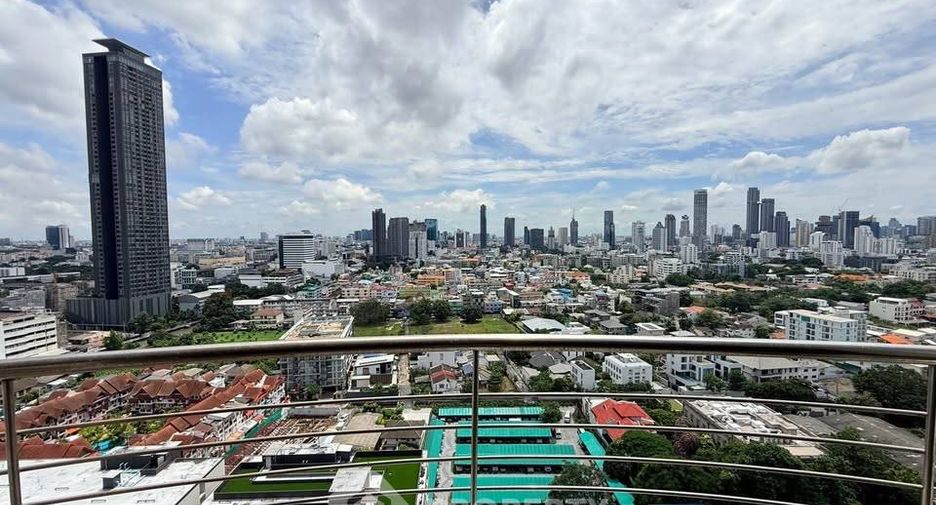 For sale 2 bedrooms condo in Watthana, Bangkok