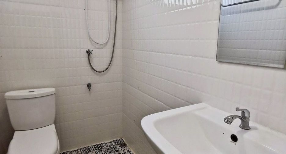 For rent 2 bedrooms townhouse in Mueang Chiang Mai, Chiang Mai