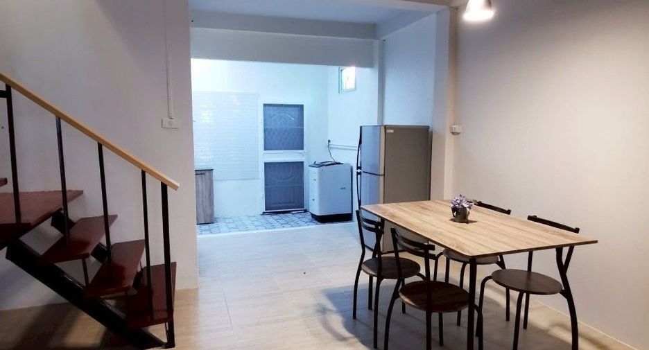 For rent 2 bedrooms townhouse in Mueang Chiang Mai, Chiang Mai