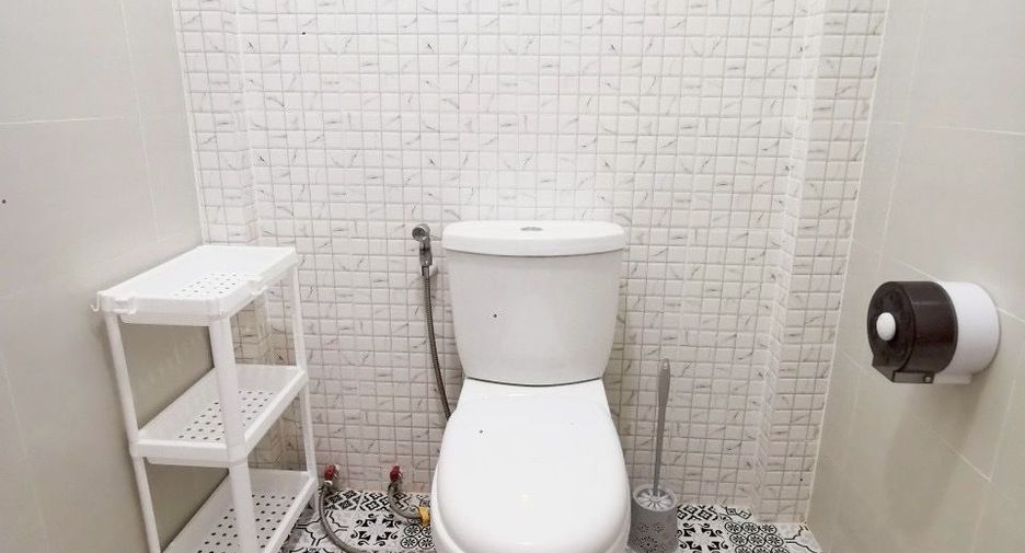 For rent 2 bedrooms townhouse in Mueang Chiang Mai, Chiang Mai