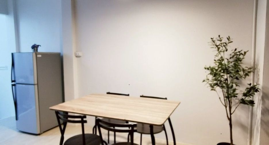 For rent 2 bedrooms townhouse in Mueang Chiang Mai, Chiang Mai
