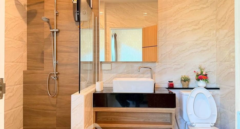 For rent and for sale 3 bedrooms villa in Huay Yai, Pattaya