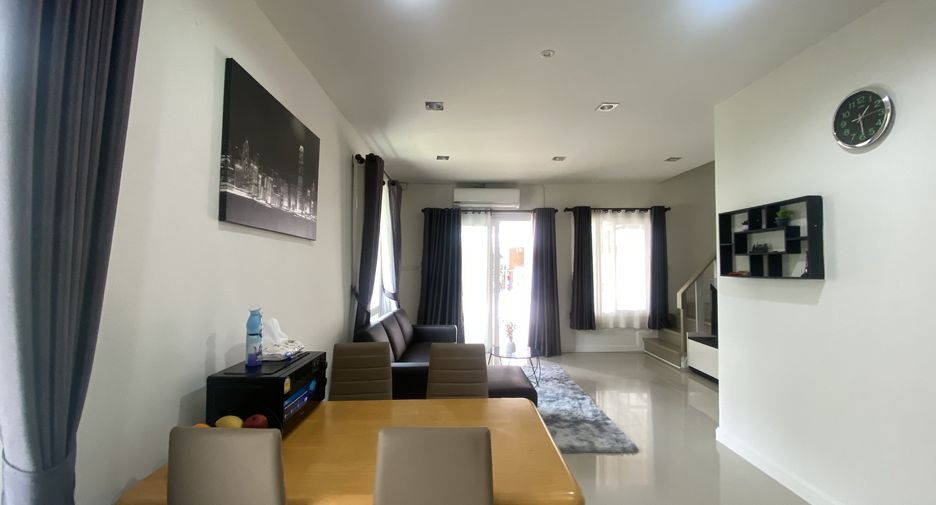 For rent 3 bedrooms townhouse in Mueang Chiang Mai, Chiang Mai