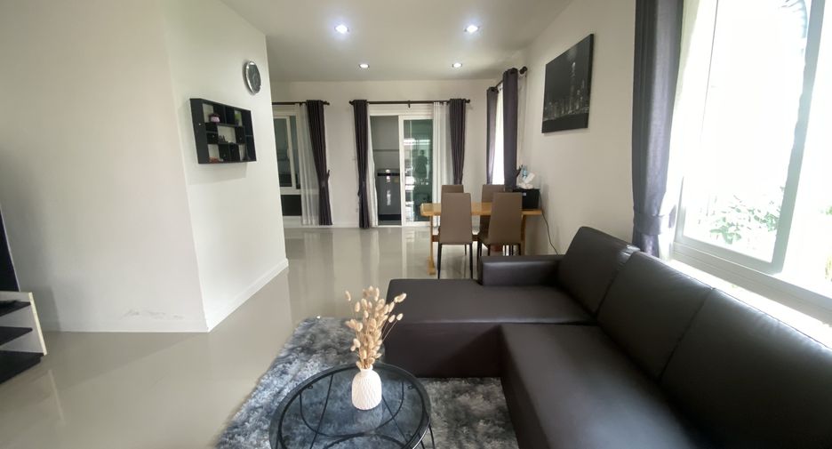 For rent 3 bedrooms townhouse in Mueang Chiang Mai, Chiang Mai