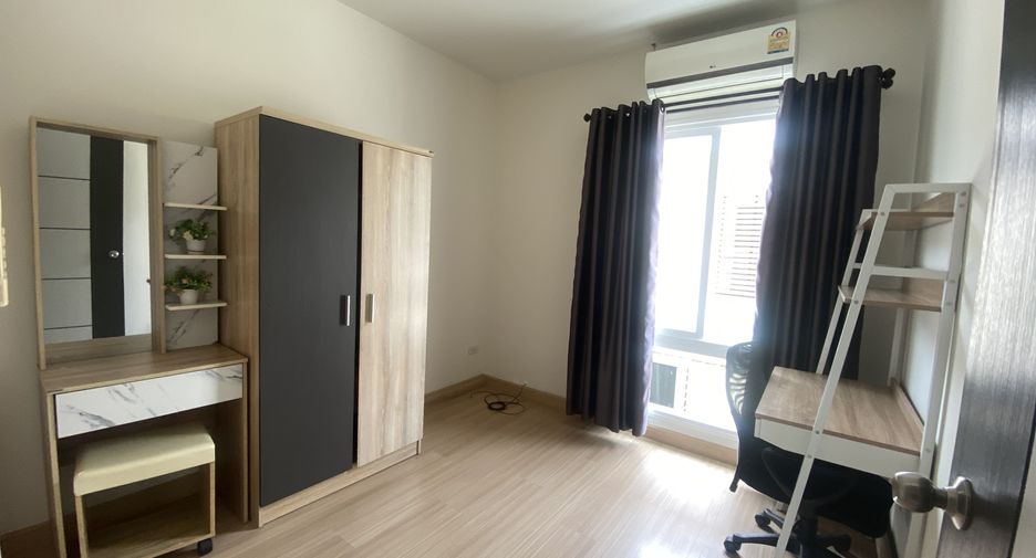 For rent 3 bedrooms townhouse in Mueang Chiang Mai, Chiang Mai