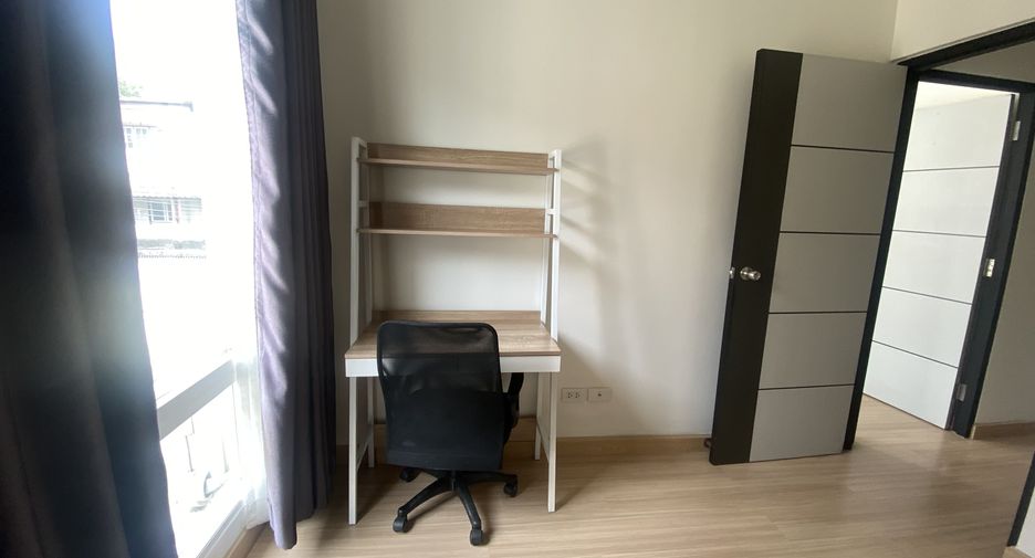 For rent 3 bedrooms townhouse in Mueang Chiang Mai, Chiang Mai