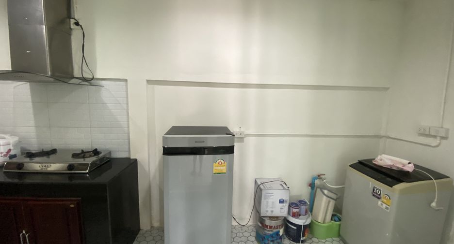 For rent 3 bedrooms townhouse in Mueang Chiang Mai, Chiang Mai