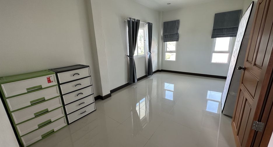 À louer 3 chambres maison à San Sai, Chiang Mai
