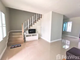For rent 3 bedrooms townhouse in Saraphi, Chiang Mai